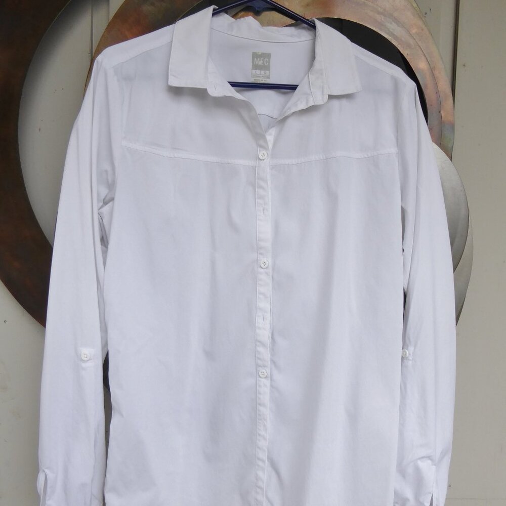 MEC White Lightweight Button-down Travel Shirt, with Adjustable Sleeves- Size Lg